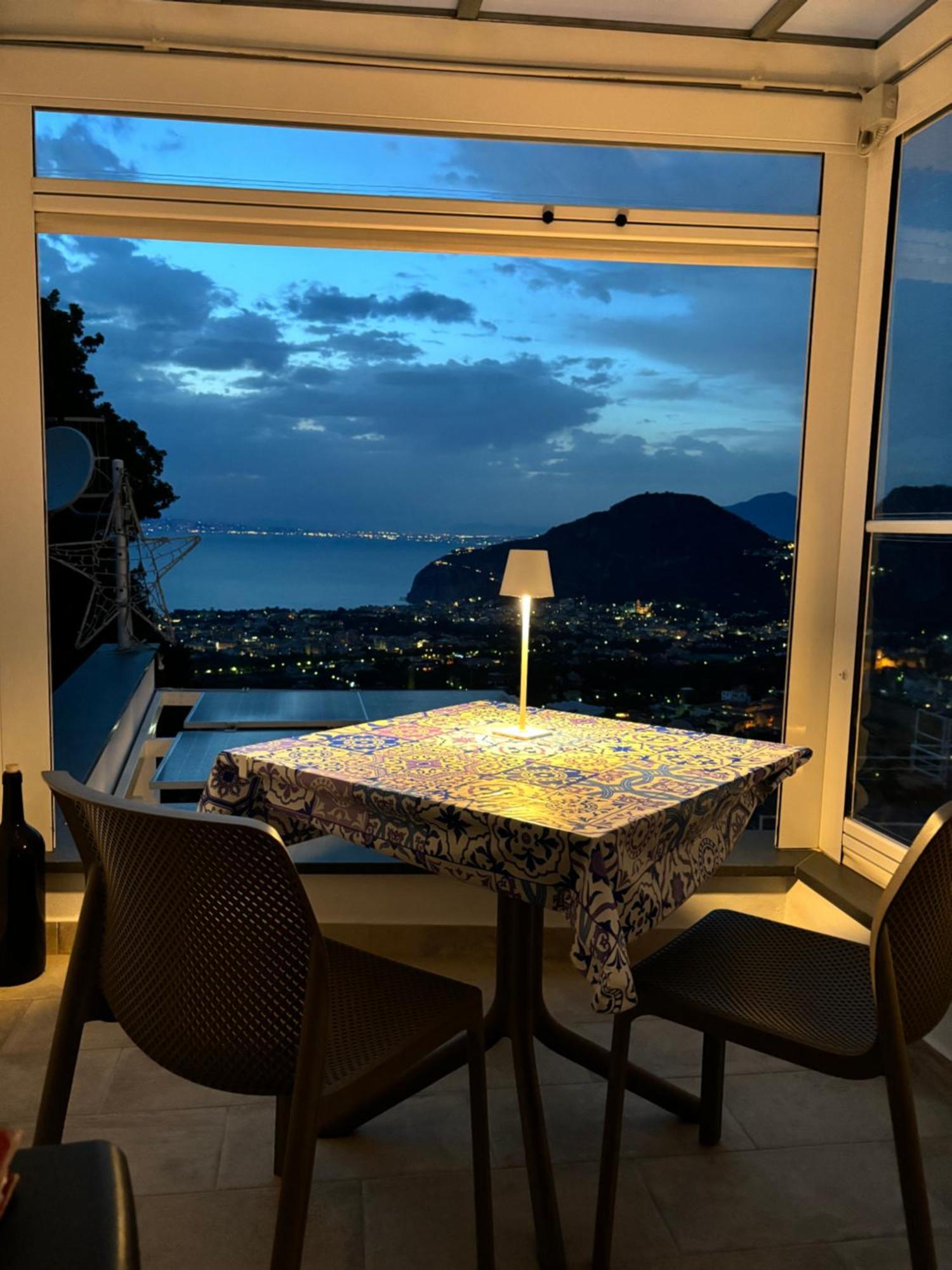 En Suite Bedroom Blue Moon Piano di Sorrento Exteriér fotografie